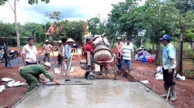 Xây dựng đường giao thông nông thôn ở Bình Phước
