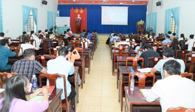 Bình Long: Khai giảng lớp bồi dưỡng lý luận chính trị cho đảng viên mới