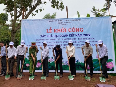 Phó Chủ tịch UBND tỉnh Trần Tuyết Minh tham dự Lễ phát động bảo vệ môi trường và trồng cây