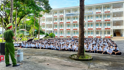 Trên 1000 học sinh trường chuyên Quang Trung được tuyên truyền về PCCC
