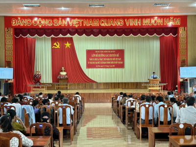 Lộc Ninh: Khai giảng Lớp bồi dưỡng các chuyên đề năm 2023