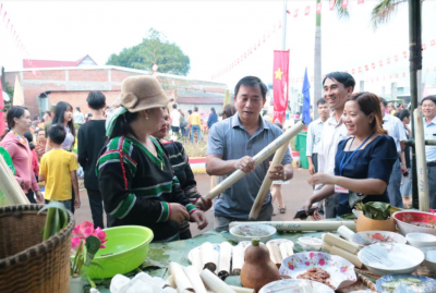 Lễ hội ẩm thực đường phố và văn nghệ ủng hộ người nghèo đón Tết Tân Sửu 2021 ở huyện Bù Đăng