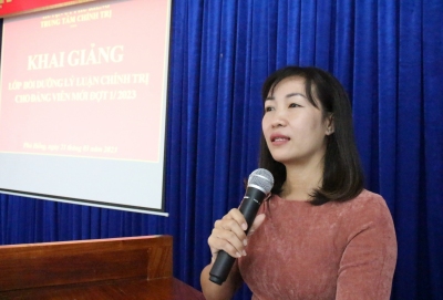 Huyện Phú Riềng tổ chức bồi dưỡng lý luận chính trị cho 61 đảng viên mới