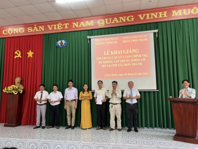 Khai giảng lớp Trung cấp Lý luận chính trị khóa 138 tại thị xã Chơn Thành