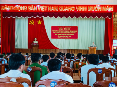 Huyện ủy Lộc Ninh sinh hoạt chính trị, tư tưởng về tác phẩm “Một số vấn đề lý luận và thực tiễn về CNXH và con đường đi lên CNXH” của Tổng Bí thư Nguyễn Phú Trọng