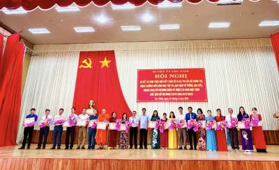 Huyện Lộc Ninh tổ chức hội nghị sơ kết 02 năm thực hiện Kết luận số 01-KL/TW của Bộ Chính trị và khen thưởng điển hình học tập và làm theo tư tưởng, đạo đức, phong cách Hồ Chí Minh