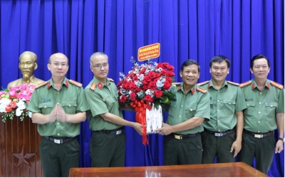 Đảng uỷ, Ban giám đốc Công an tỉnh chúc mừng ngày báo chí cách mạng Việt Nam