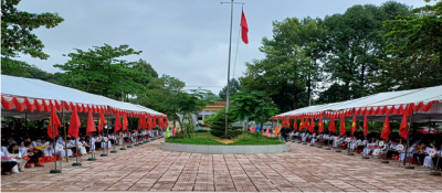 Lãnh đạo Ban Tuyên giáo Tỉnh ủy dự khai giảng năm học mới tại trường THPT thị xã Phước Long
