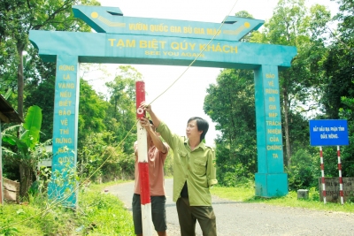Chàng kiểm lâm cụt tay vẫn giữ rừng