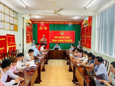 Cơ quan Hội Nông dân tỉnh Bình Phước tổ chức lấy ý kiến dự thảo nghị quyết sửa đổi, bổ sung một số điều của Hiến pháp nước Cộng hòa xã hội chủ nghĩa Việt Nam năm 2013