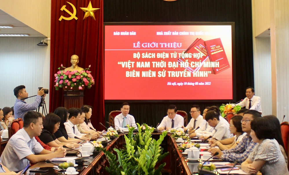 Ra mắt bộ sách điện tử tổng hợp ''Việt Nam thời đại Hồ Chí Minh - Biên niên sử truyền hình''